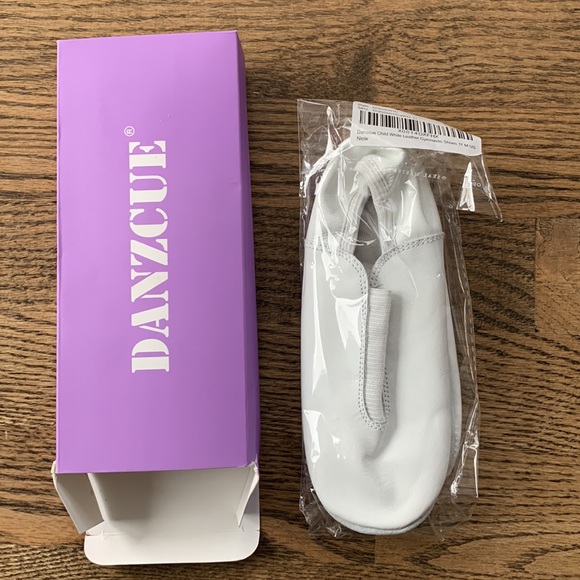 NIB Danzcue Trampoline Acro Gymnastic Shoe - Picture 5 of 5